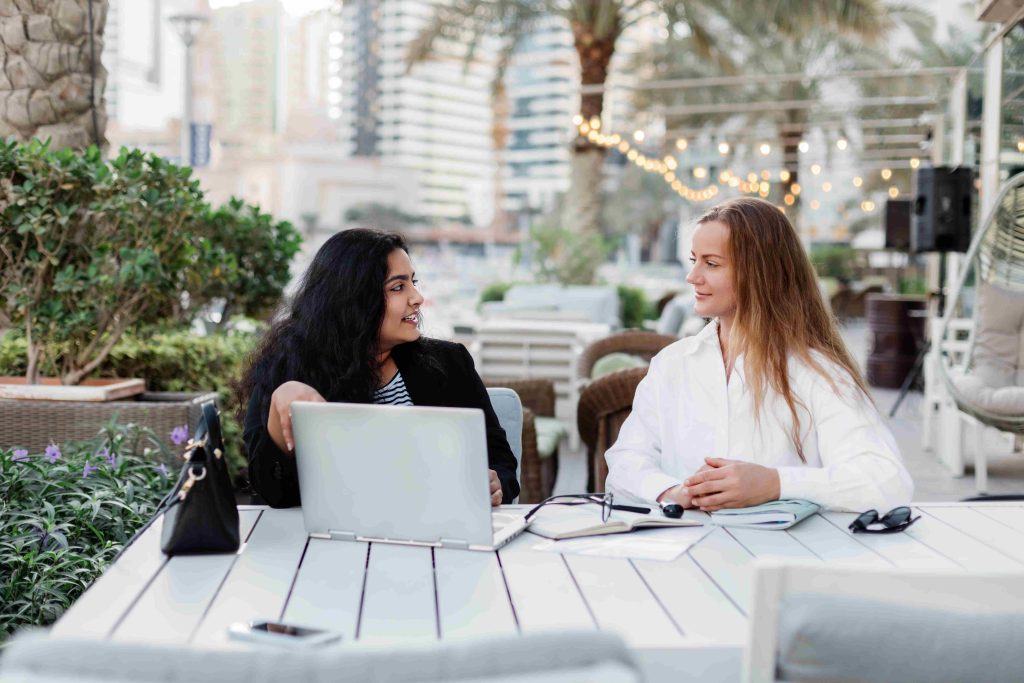 Why Professionals Prefer Friday Business Lunch Dubai Options